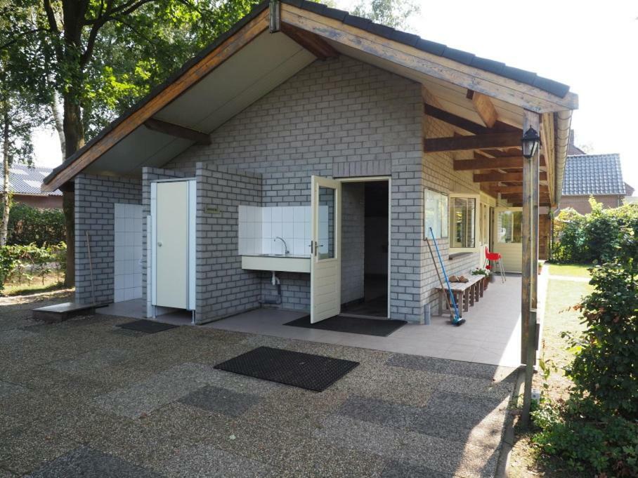 Chalet - Camping 'T Dekske Villa Wintelre Exterior foto